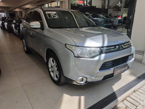 MITSUBISHI OUTLANDER 3.0 GT 4X4 V6 24V GASOLINA 4P AUTOMÁTICO MITSUBISHI OUTLANDER 3.0 GT 4X4 V6 24V GASOLINA 4P AUTOMÁTICO